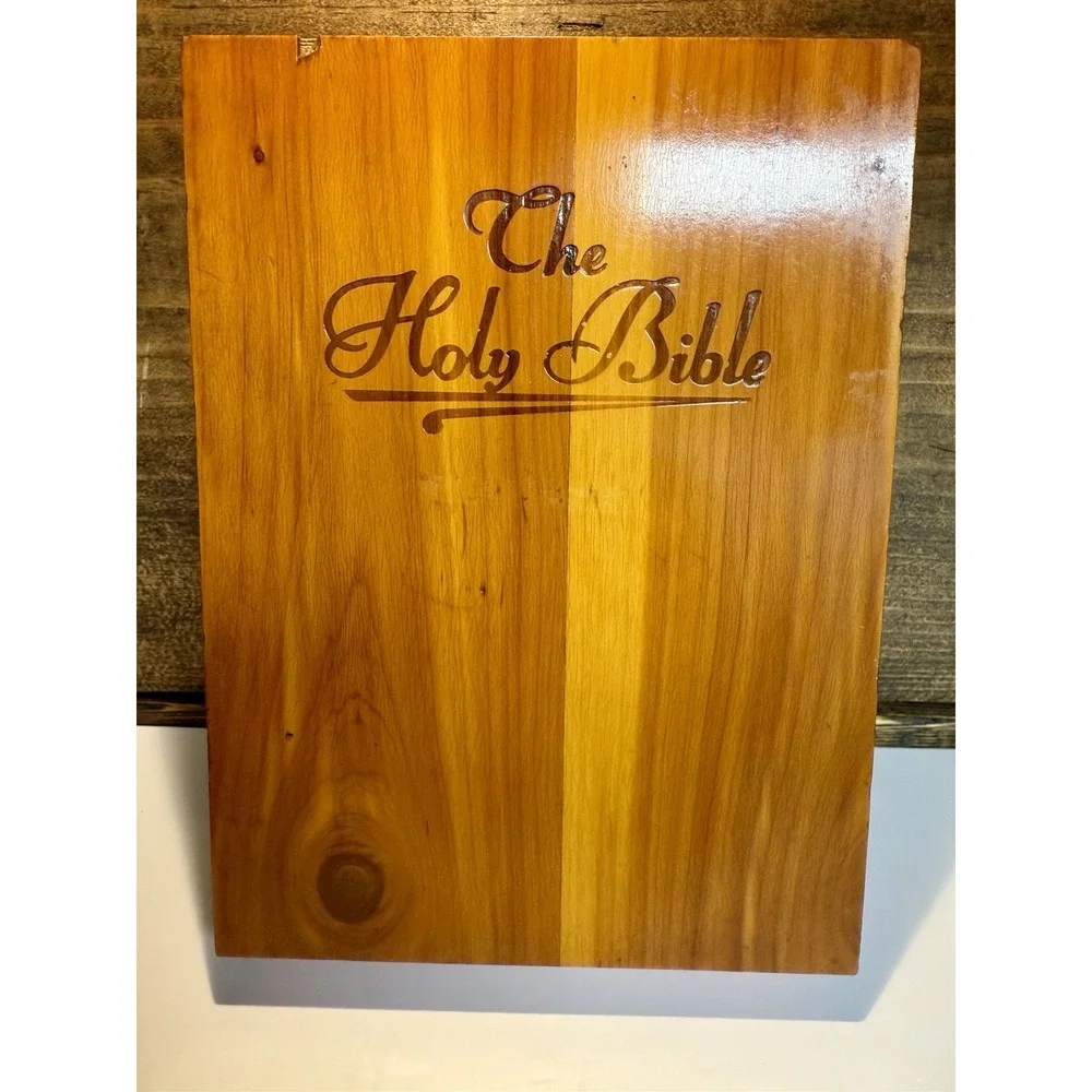 VTG 1950's White Memorial‎ Bible W/Concordance From Union In Cedar Box